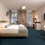 Xerion Hotel